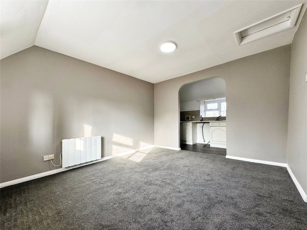 Property photo 2 of 8 Picture No. 27