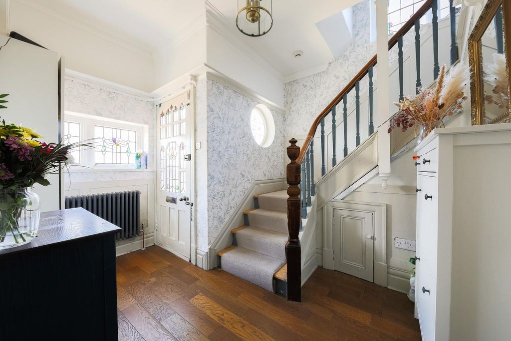 Property photo 2 of 22 Hallway