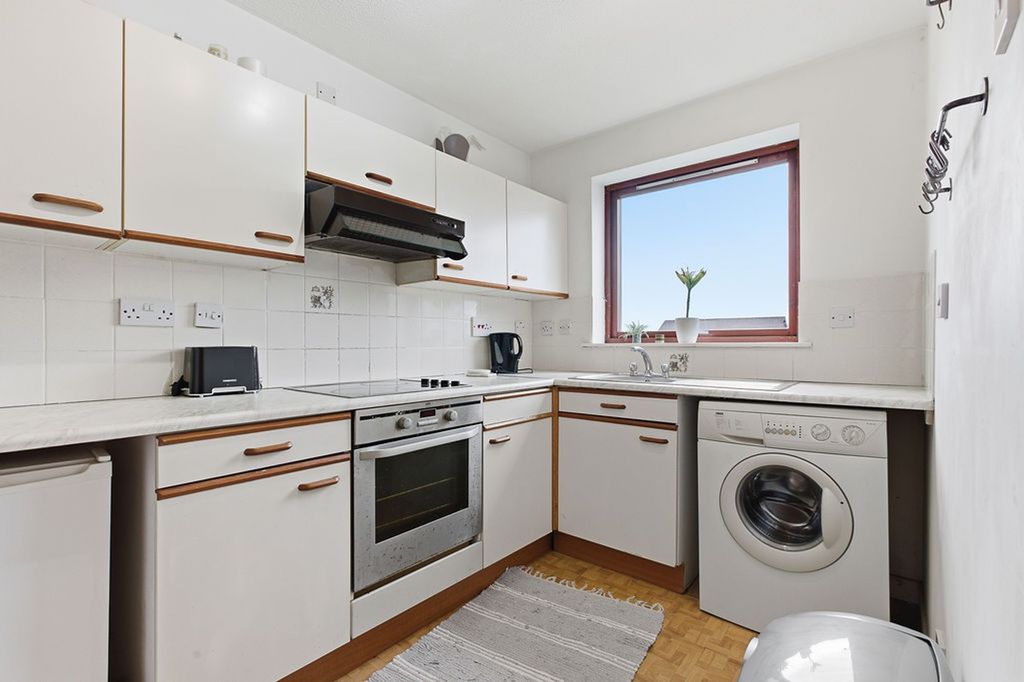 Property photo 3 of 12