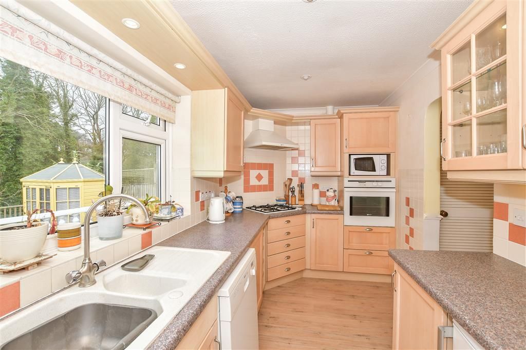 Property photo 2 of 14 Kitchen