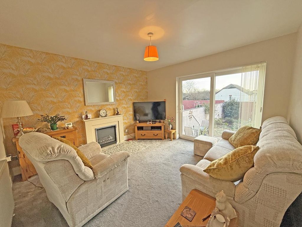 Property photo 2 of 10 Old Woodlands Road 86 - Lounge Front...Jpg