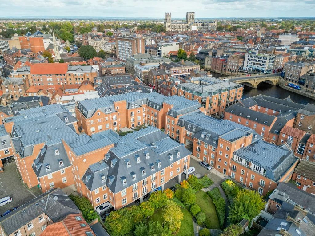 Property photo 1 of 10 Centurion Square-5.Jpg