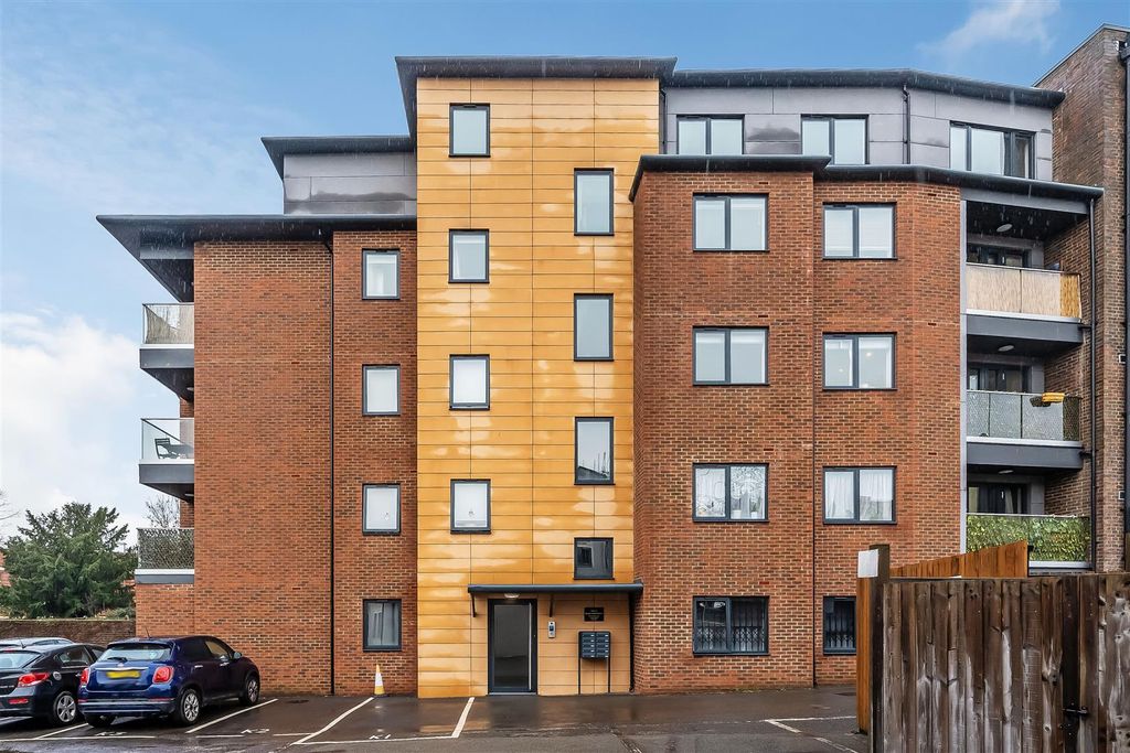 Property photo 2 of 10 8-Kelsey-Apartments-21.Jpg