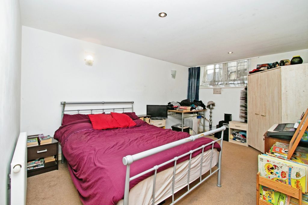 Property photo 2 of 17 Photography
