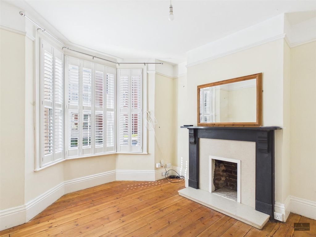 Property photo 2 of 11 0A68Ff3d5d154E2393E8A09E5Db4c1cc_100_Cam02887G0-Pr