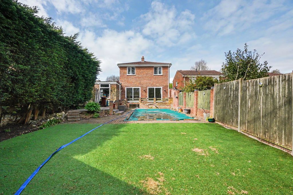 Property photo 2 of 47