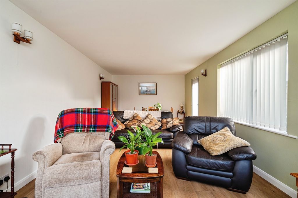 Property photo 3 of 20