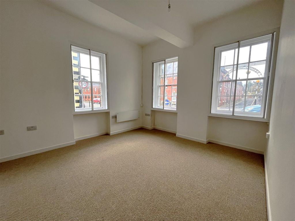 Property photo 2 of 9 5.Jpg