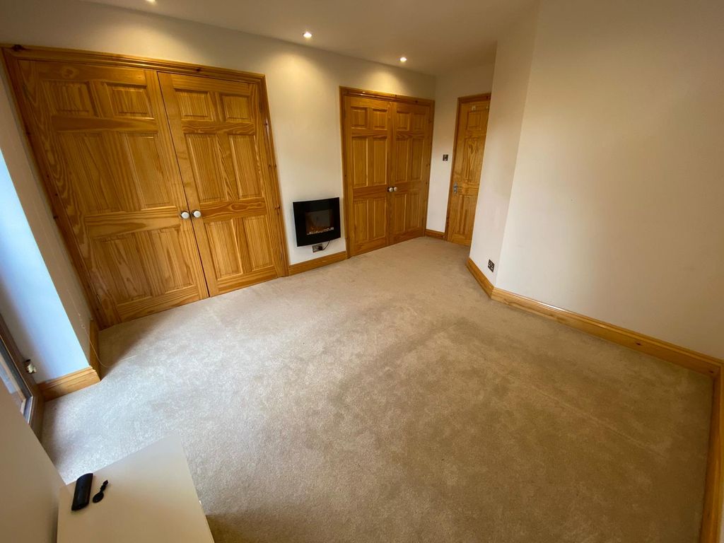 Property photo 3 of 28