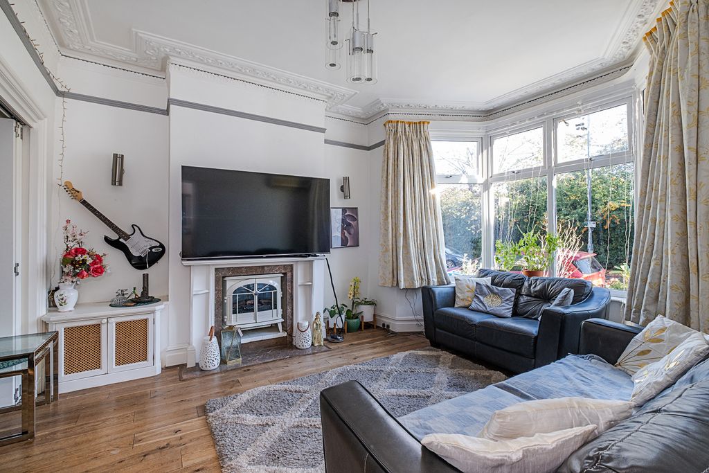 Property photo 2 of 18