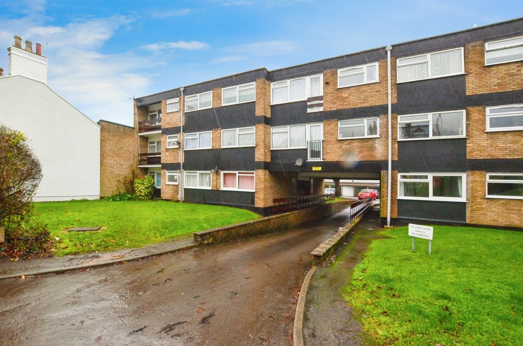 Property photo 1 of 17