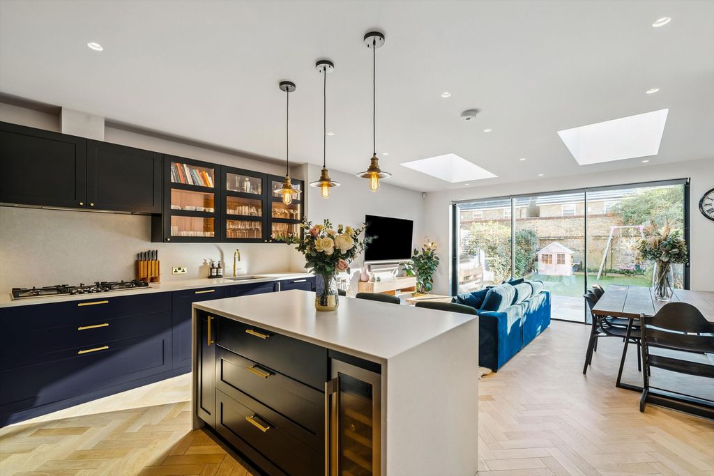 Property photo 1 of 20 Image