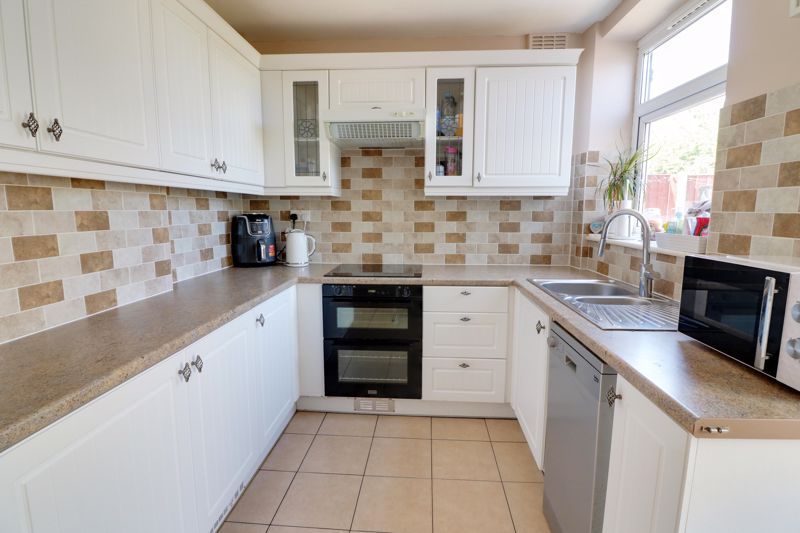 Property photo 3 of 29 Kitchen