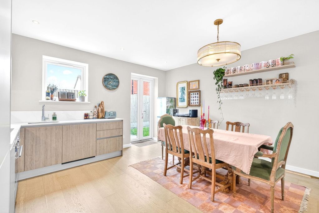 Property photo 2 of 22