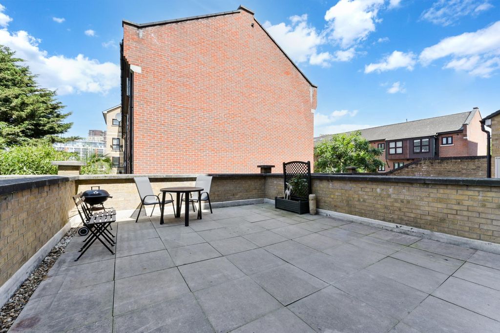 Property photo 3 of 12