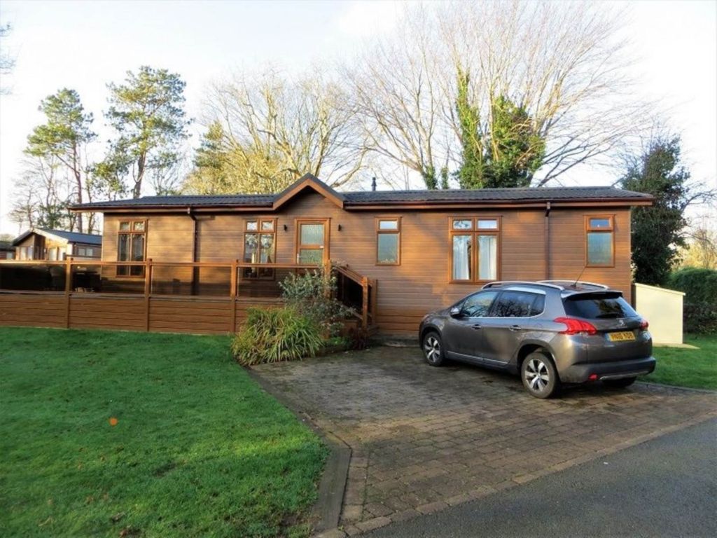 Property photo 1 of 28