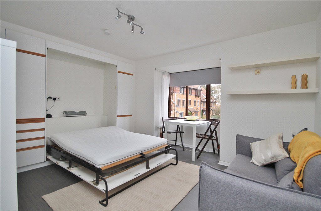 Property photo 2 of 7 Studio