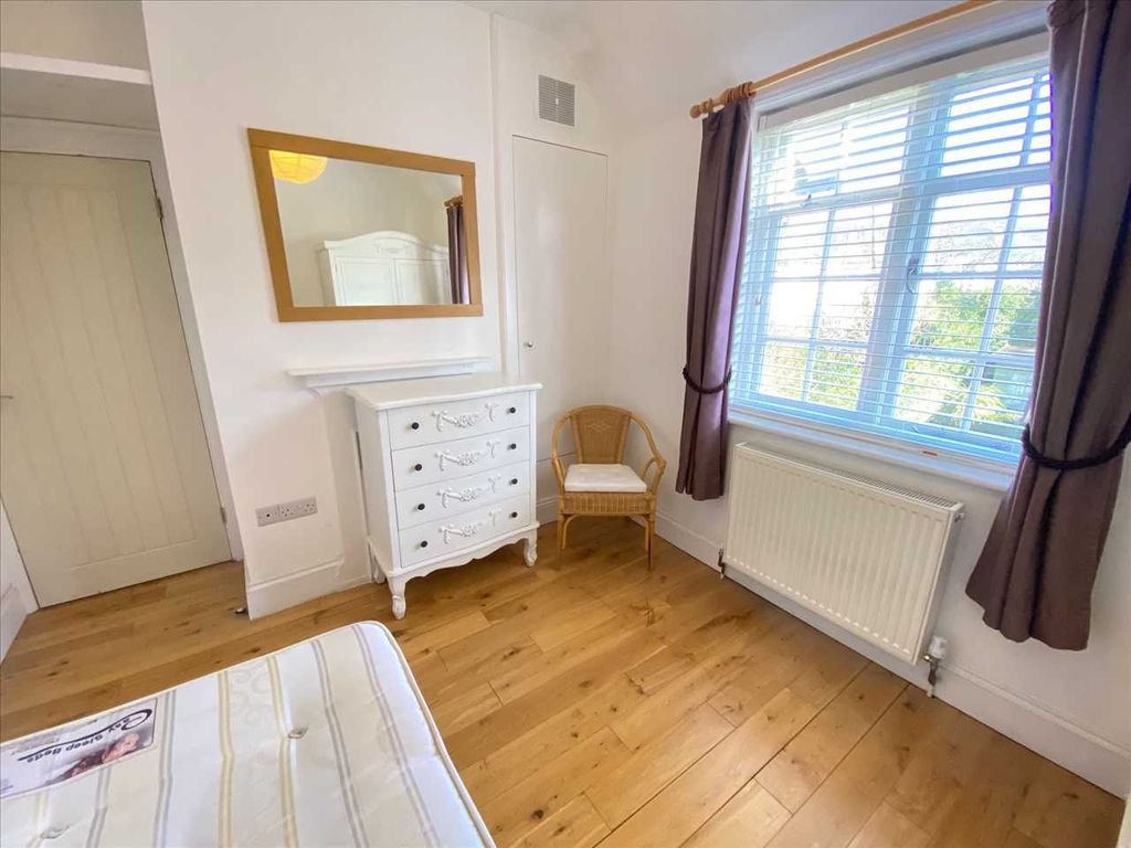 Property photo 3 of 4