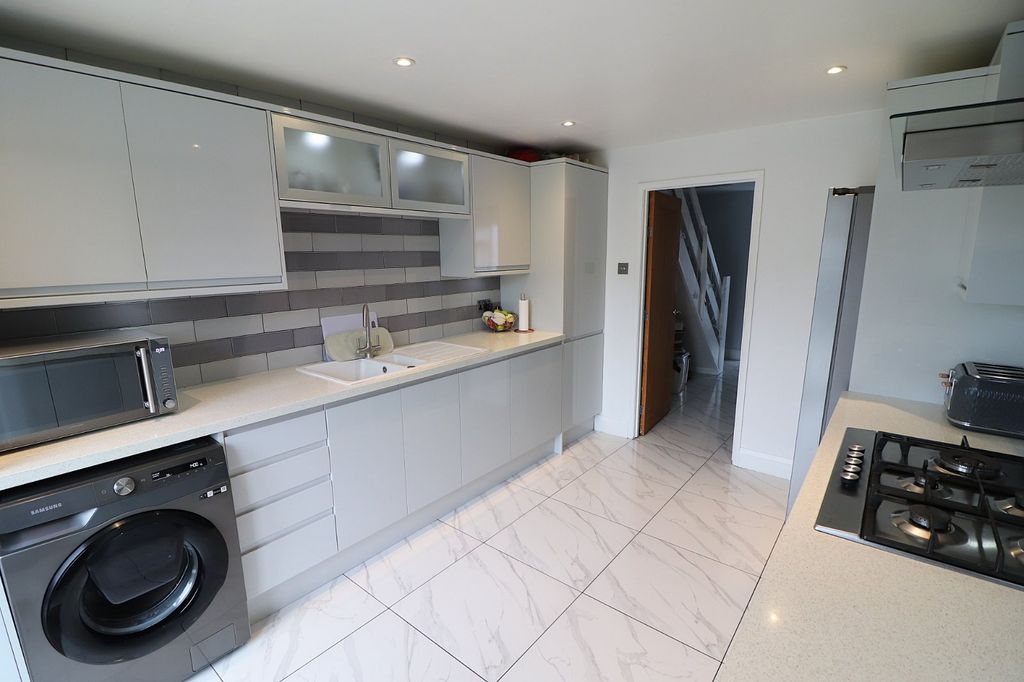 Property photo 1 of 12 Picture No. 05