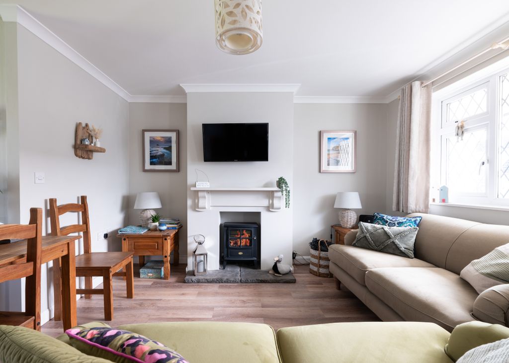 Property photo 3 of 14 663cd5B8c3176_Evelyn-4