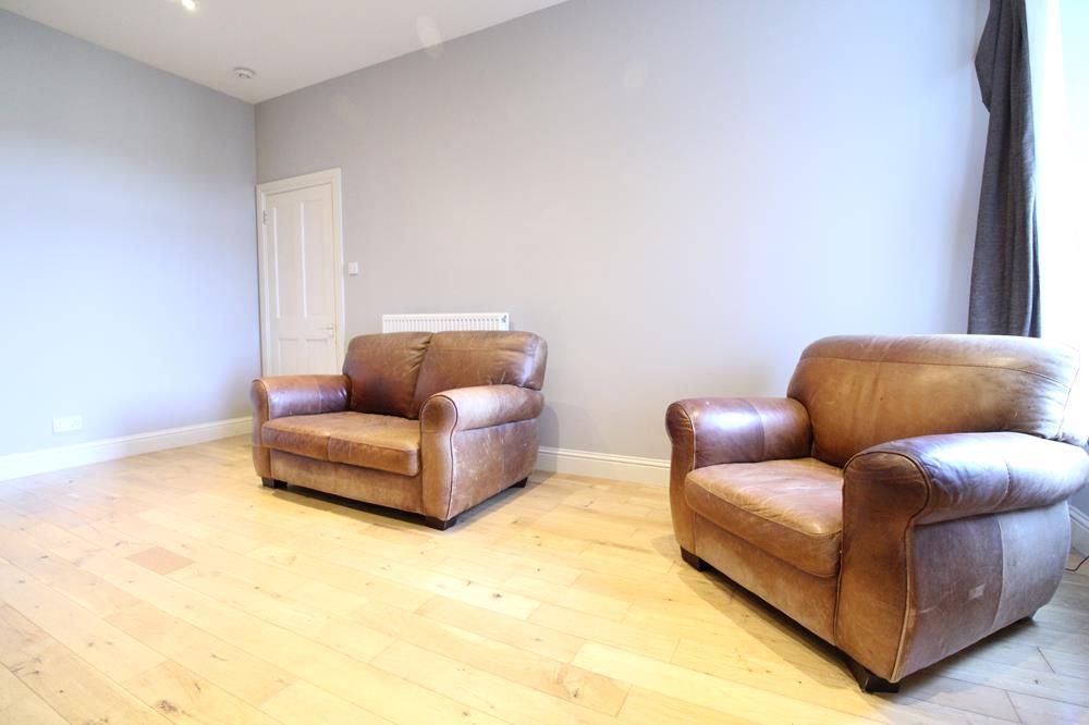 Property photo 2 of 15 Lounge