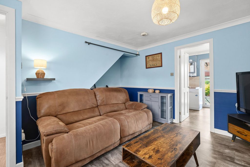 Property photo 3 of 25