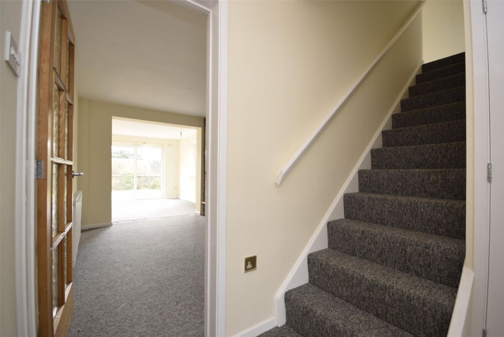 Property photo 2 of 12 Hallway