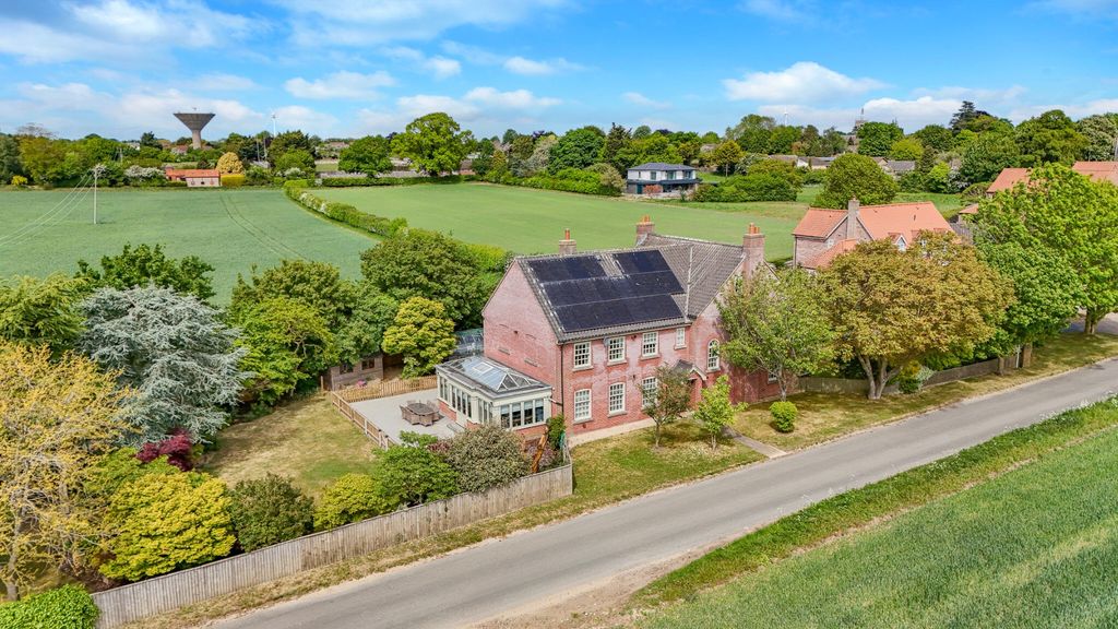 Property photo 2 of 49 5093615