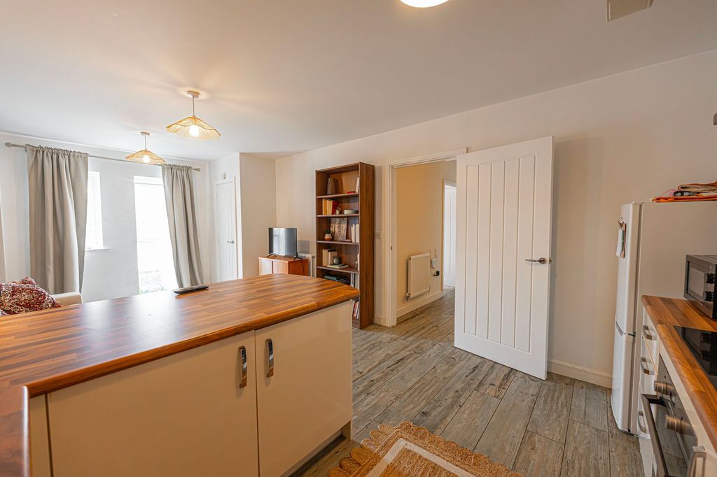 Additional image 6 of 2 bed flat for saleBaroque Court, The Serlio NP19