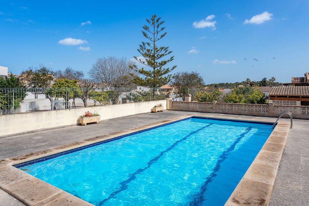 Property photo 2 of 20 Pool (2)
