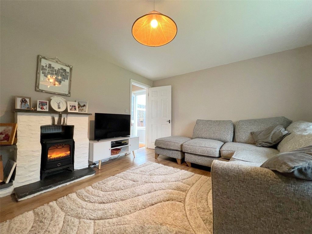 Property photo 2 of 21 Picture No. 33