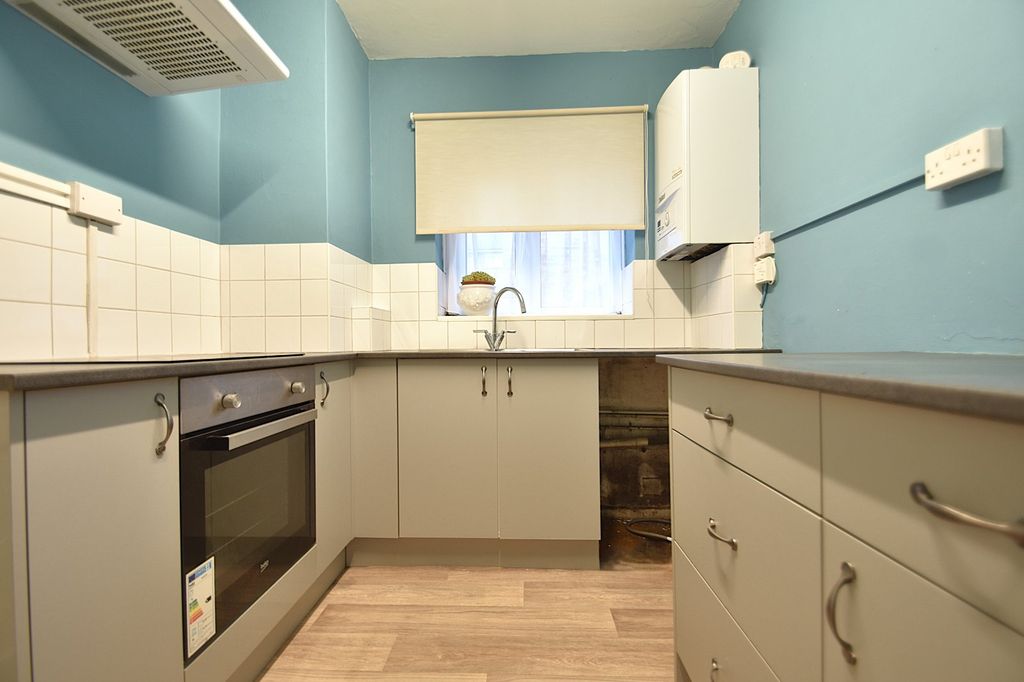 Property photo 2 of 7 Picture No. 11