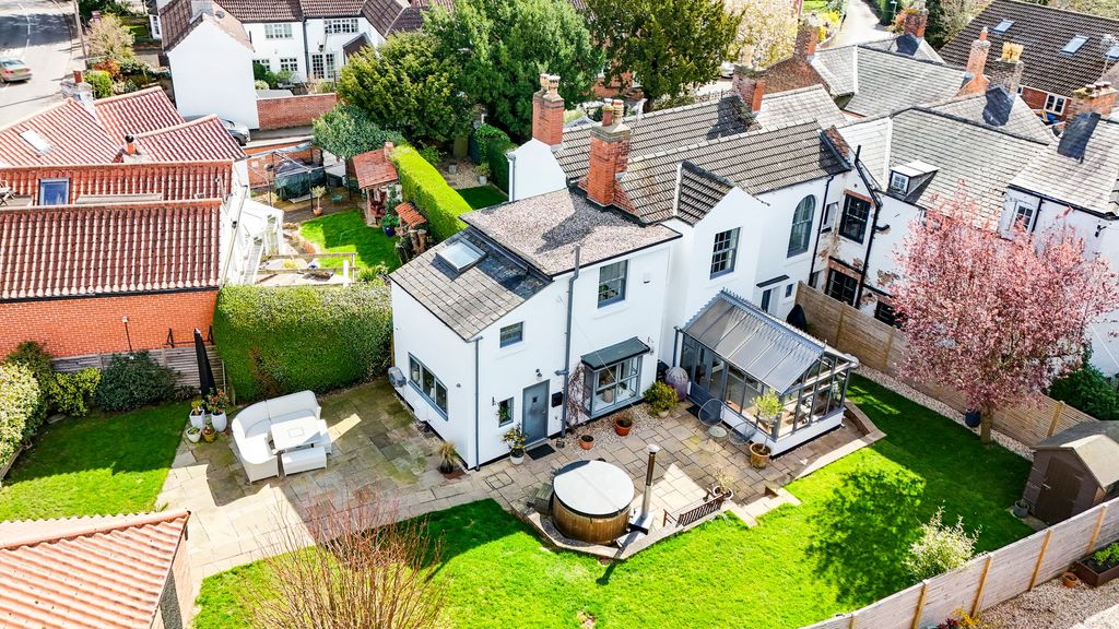 Property photo 1 of 39