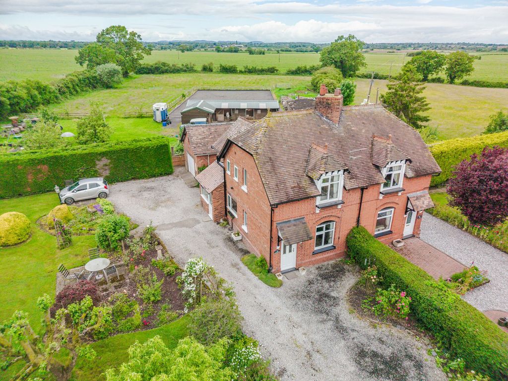 Property photo 1 of 40