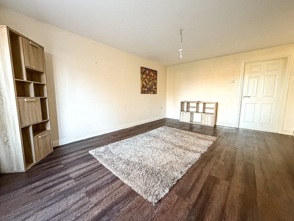 Property photo 3 of 16 4516265