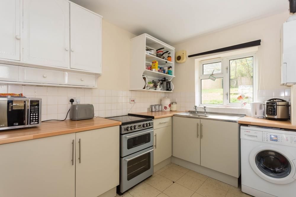 Property photo 2 of 10 Kitchen 1