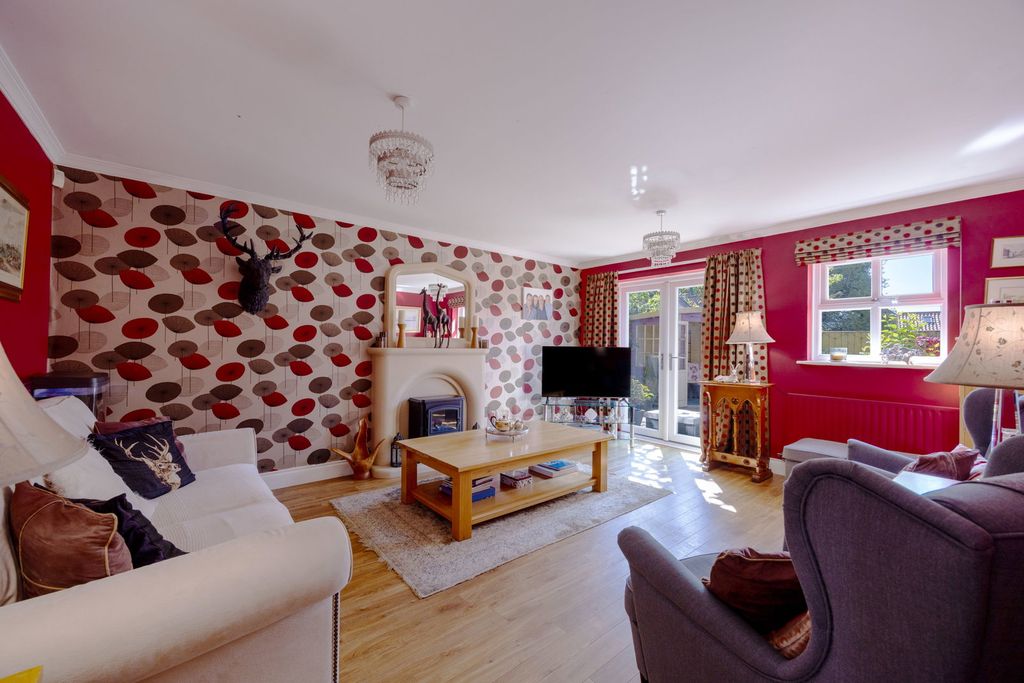 Property photo 2 of 27