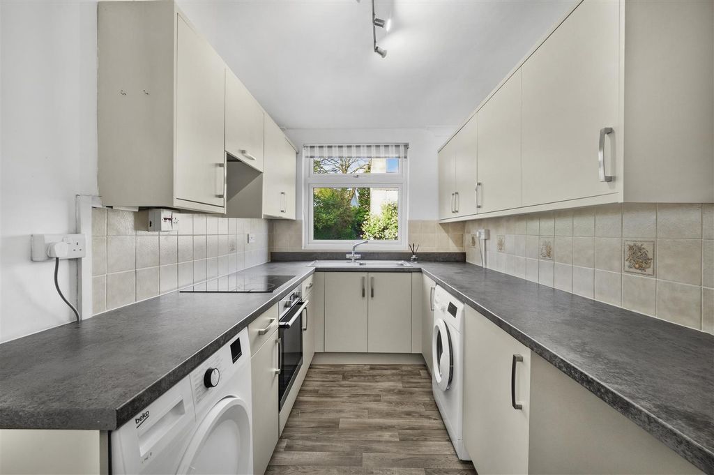 Property photo 2 of 13 13-P1149378.Jpg