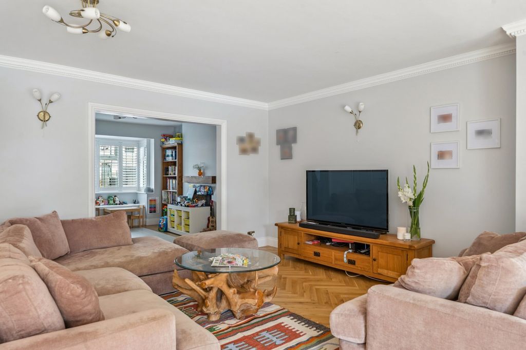 Property photo 3 of 41