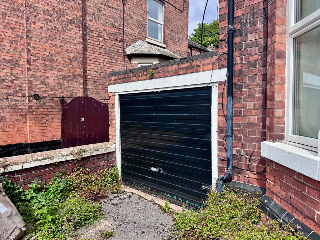 Property photo 1 of 2