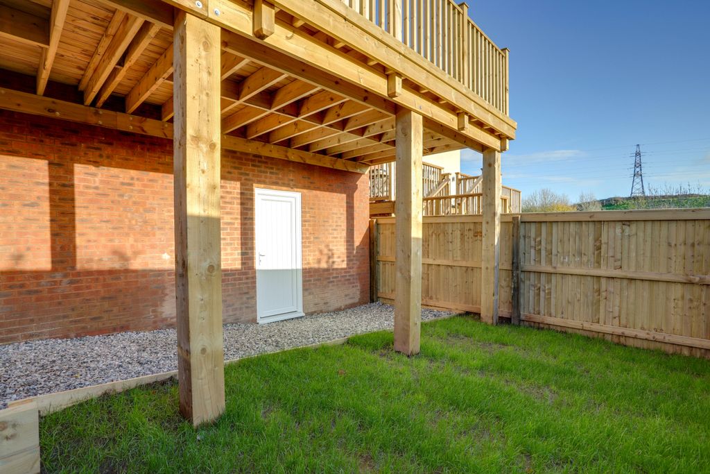 Property photo 3 of 25