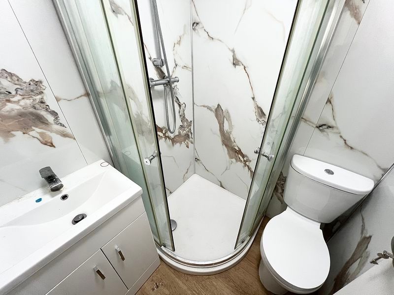 Property photo 3 of 12 Photo 9