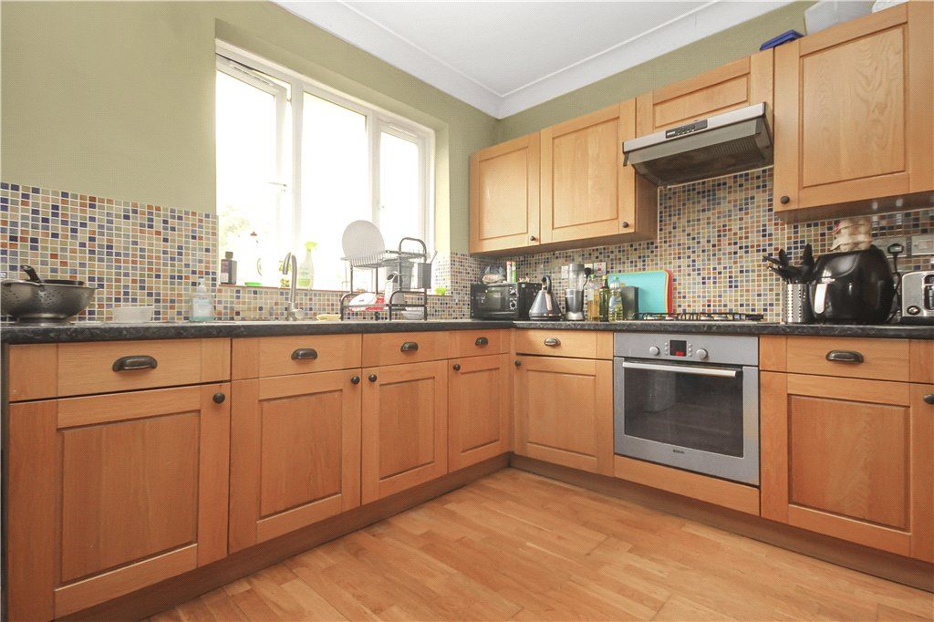 Property photo 3 of 17 Kitchen