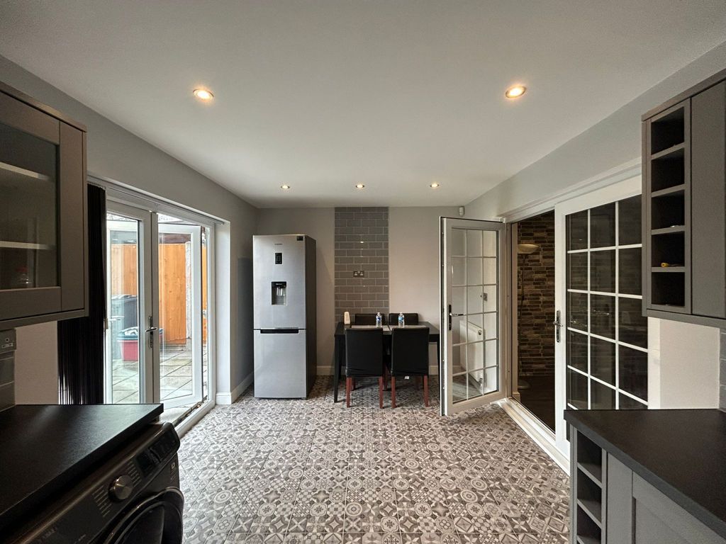 Property photo 2 of 14 Gallery