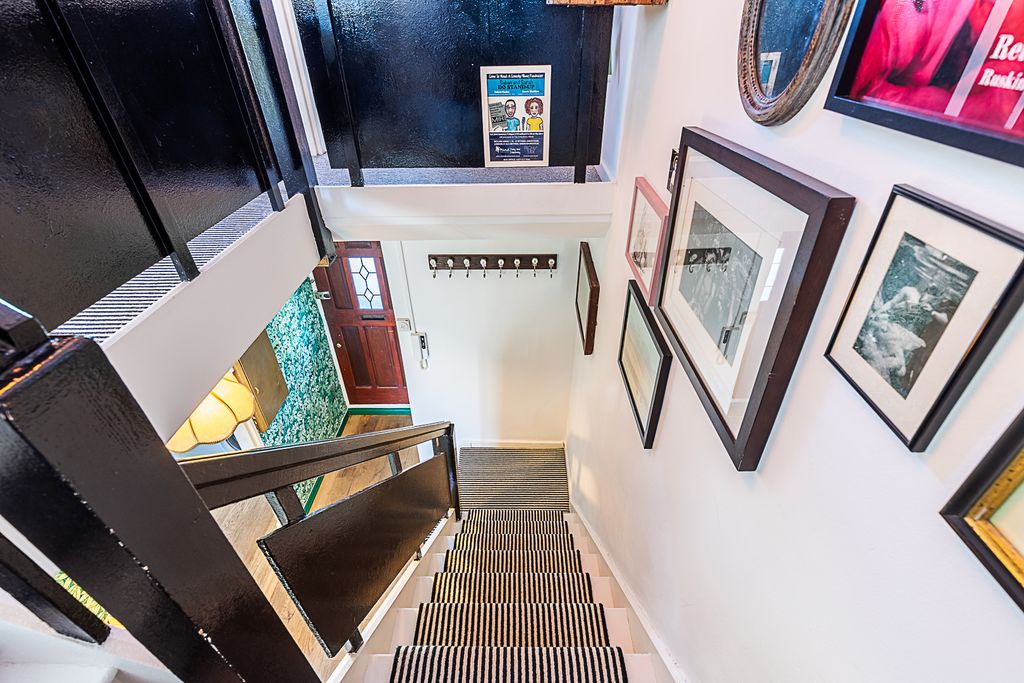 Property photo 3 of 37