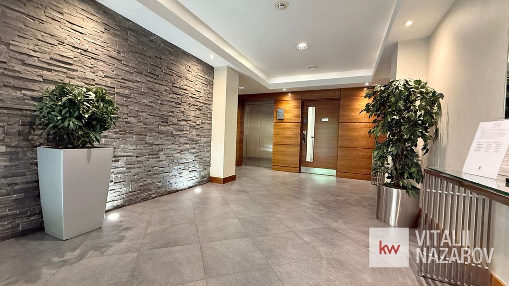 Property photo 1 of 31