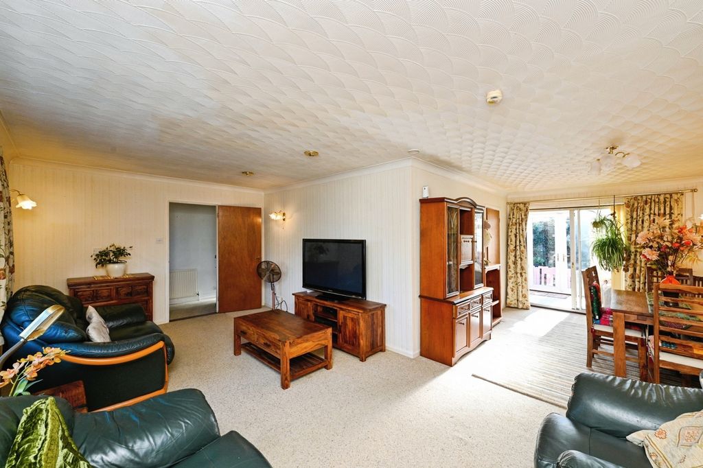 Property photo 2 of 32 Pbox-Img.Jpg