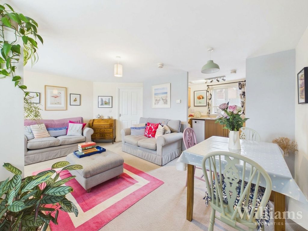 Property photo 2 of 13