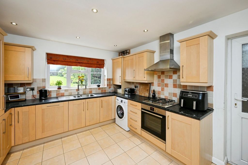 Property photo 3 of 22 Kitchen