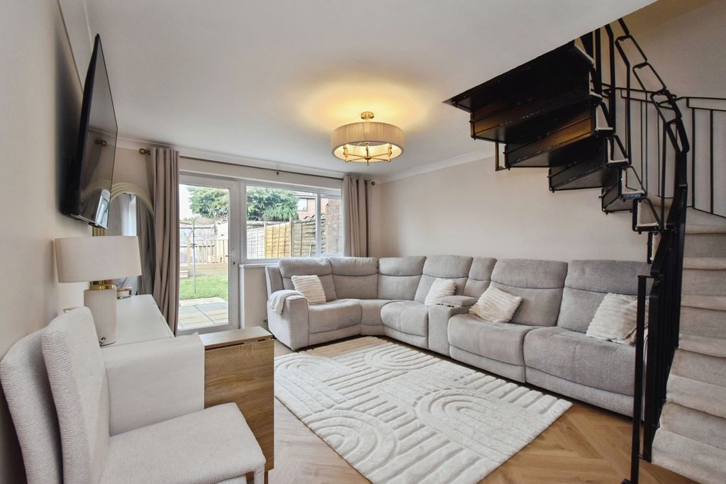 Property photo 3 of 14 Pbox-Img.Jpg